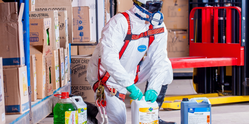 Top Methods of Chemical Decontamination for Chemical Spills: Pro’s vs Cons